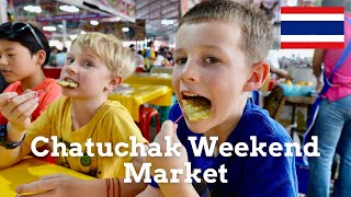 Americans visit CHATUCHAK MARKET in BANGKOK THAILAND | What are Tai Pancakes?