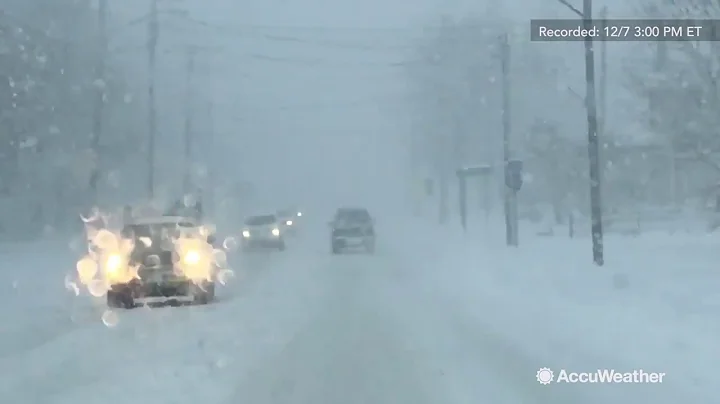 Thundersnow lights up heavy lake-effect snow in New York