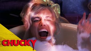 ¡Chucky electrocuta a Tiffany! | La novia de Chucky | Chucky: El Muñeco Diabólico