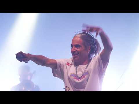 הדג נחש אחד אחד לייב 