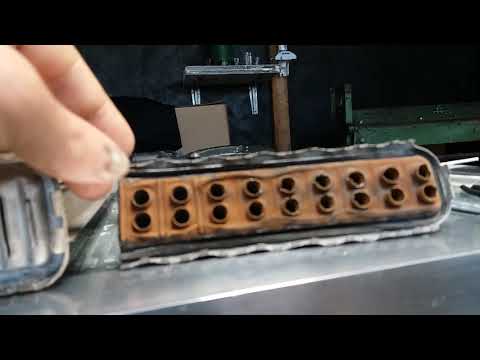 Vídeo: Como você faz a manutenção de um radiador?