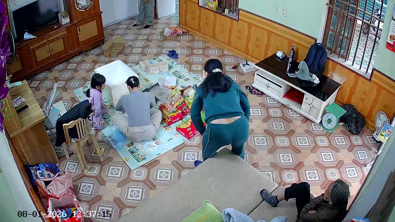 Phương chuẩn bị đồ đi nhật