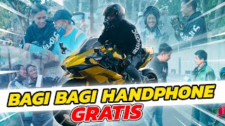 RIDING NINJA H2 sambil NGASIH 10 UNIT HP KE ORANG DIJALAN PART 1