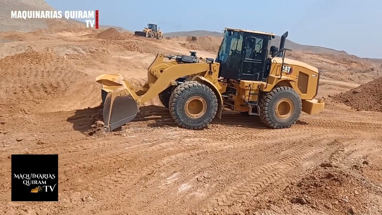 Cargador Frontal Caterpillar 950 GC en Corte de material Afirmado