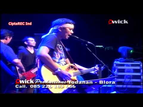 IWAN FALS - singkong dan keju [O.A.M live konser]