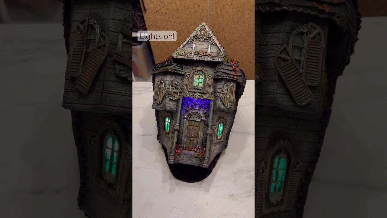 Spooky 🏠👻🎃 #cosplay #cosplayer #halloween #dollhouse #hauntedhouse #costume #artist #haunted