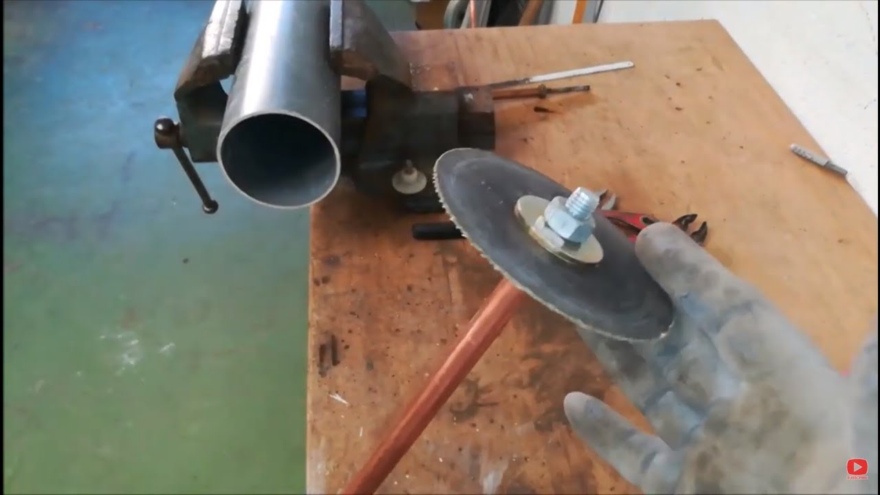 Comment fabriquer un outil artisanal pour couper le PVC par l'intérieur -  YouTube