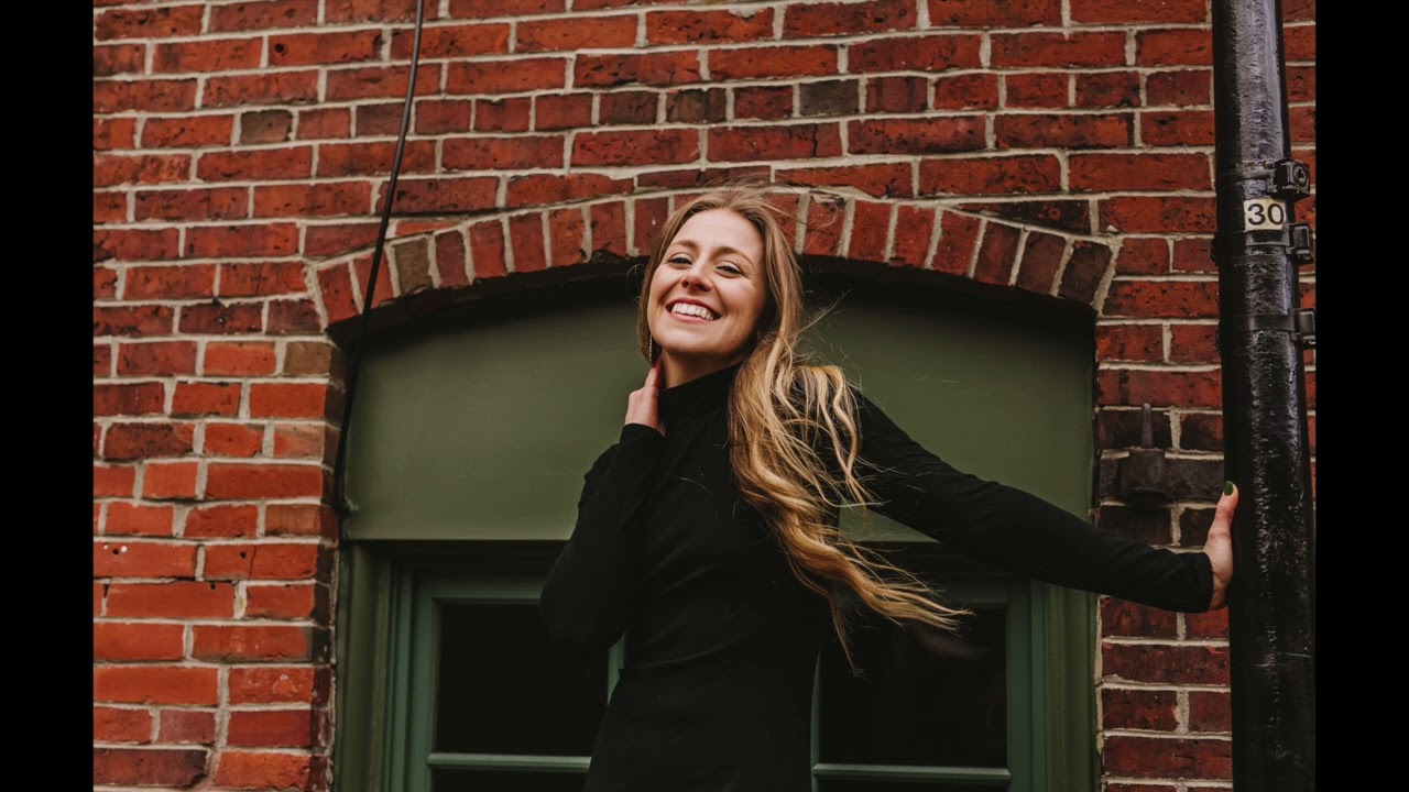 Que fais-tu, blanche tourterelle?