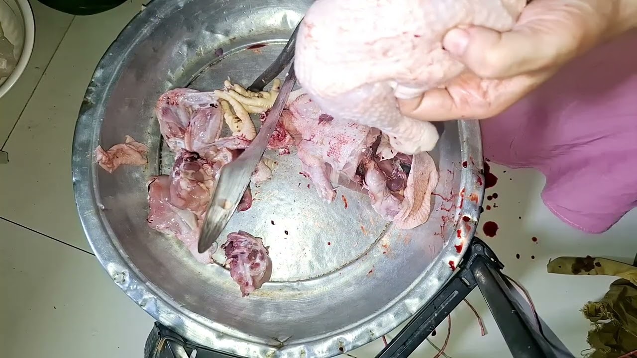 Homemade chicken cutting .