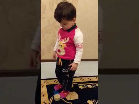 1 yaşında namaz kılan bebek