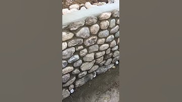 Fieldstone retaining wall