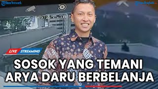 🔴TEREKAM CCTV Sosok yang Temani Arya Daru Berbelanja Sebelum Naik ke Rooftop Gedung Kemenlu 🔴TEREKAM CCTV Sosok yang Temani Arya Daru Berbelanja Sebelum Naik ke Rooftop Gedung Kemenlu
