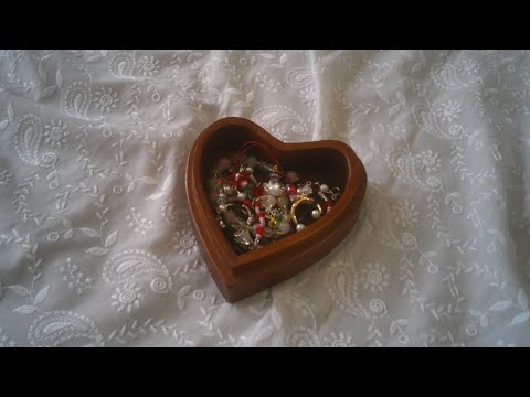 mini jewelry collection showcase (ft. chipped nails)