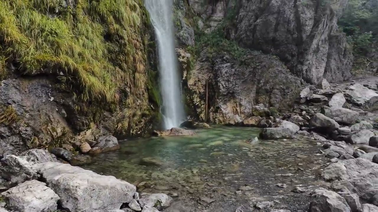 Hitchhiking in Albania, Hiking in Theth