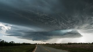 Evil Bat Wing Supercell, Tornado and Epic Lightning (w/ radar and commentary)