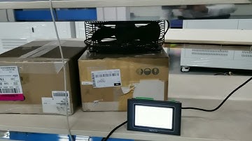 Universal testing machine calibration for load