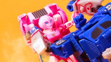Arcee VS Soundwave | Stop Motion | FULL Episode | Transformers Toys