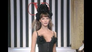 VALENTINO Fall 1994/1995 Paris - Fashion Channel