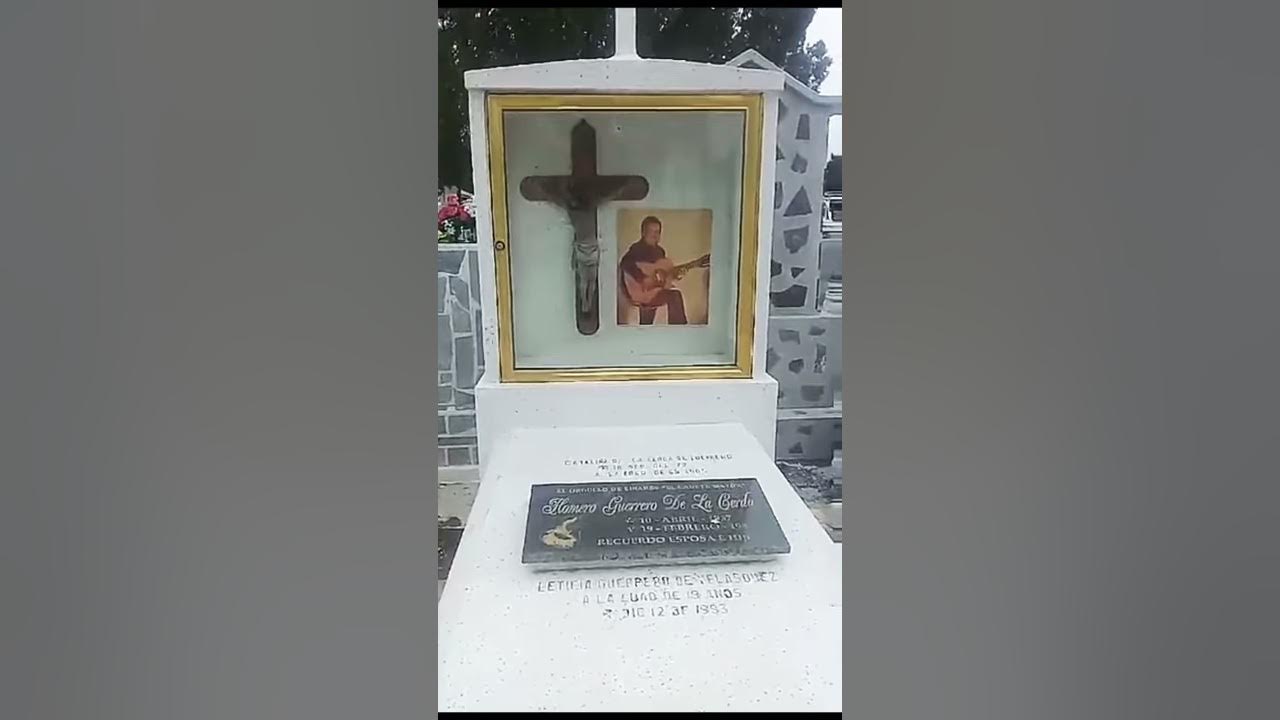 Vistando la.tumba del gran cadete mayor Homero Guerrero de la Cerda un gran icono.de la.musica Vistando la.tumba del gran cadete mayor Homero Guerrero de la Cerda un gran icono.de la.musica