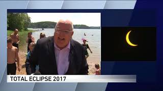 WGNTV Chief Meteorologist Tom Skilling cries, chokes up during eclipse coverage