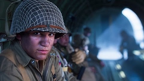 Using a Tilt-Shift Lens for Focus Control - Video & Photography Tutorial