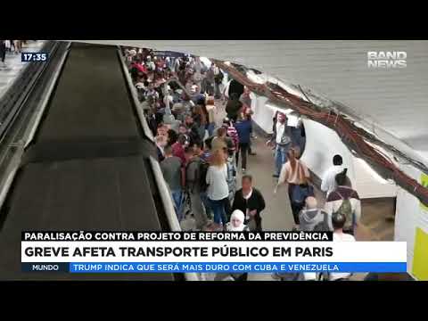 Greve afeta transporte público em Paris cafe com jornal acabou