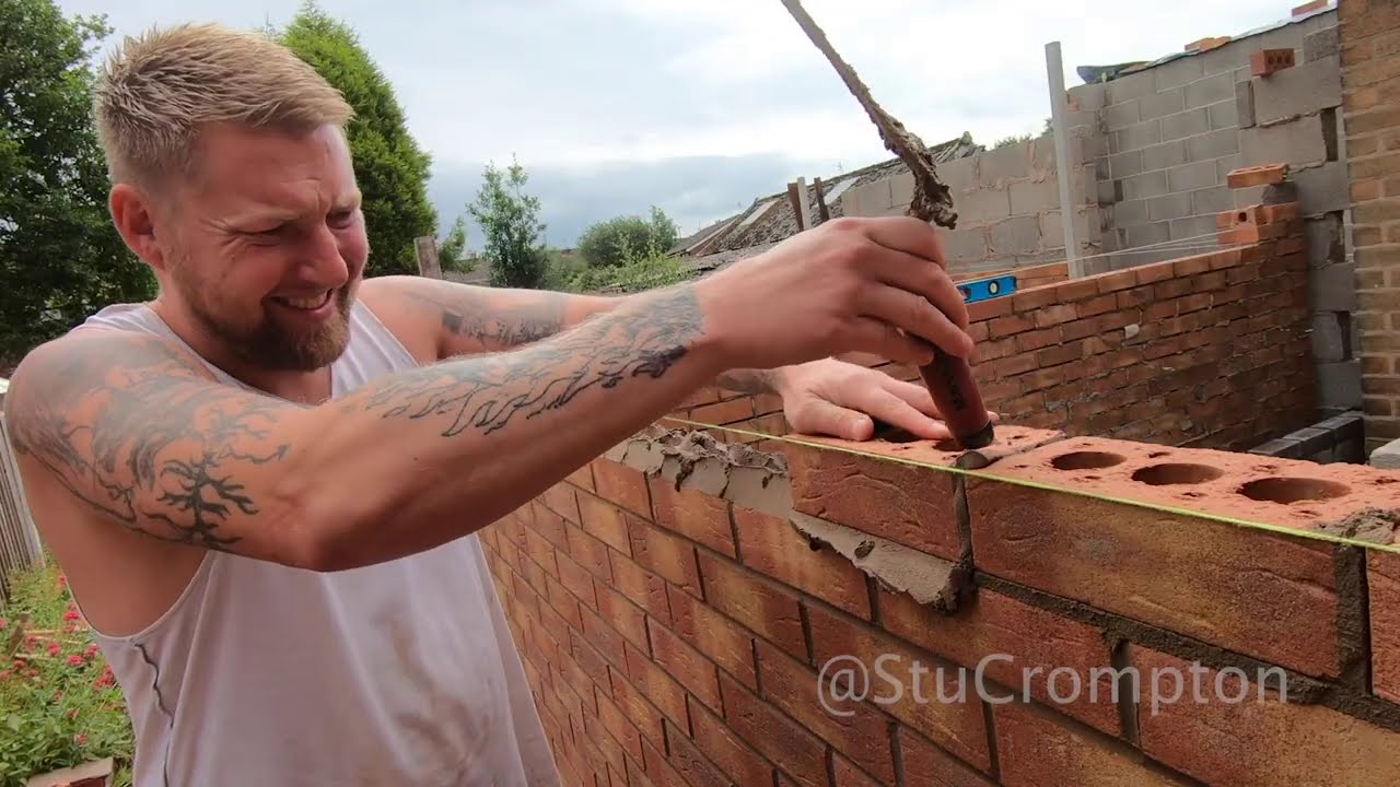 bricklayers-at-work-laying-bricks-youtube