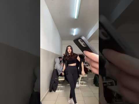 Türk fenomen liseli kızlardan sınıfta tayt dans tiktok akım videoları en iyi dans videoları #shorts