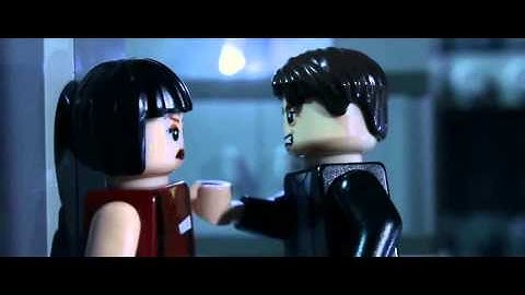 映画『フライト・ゲーム』レゴ予告編