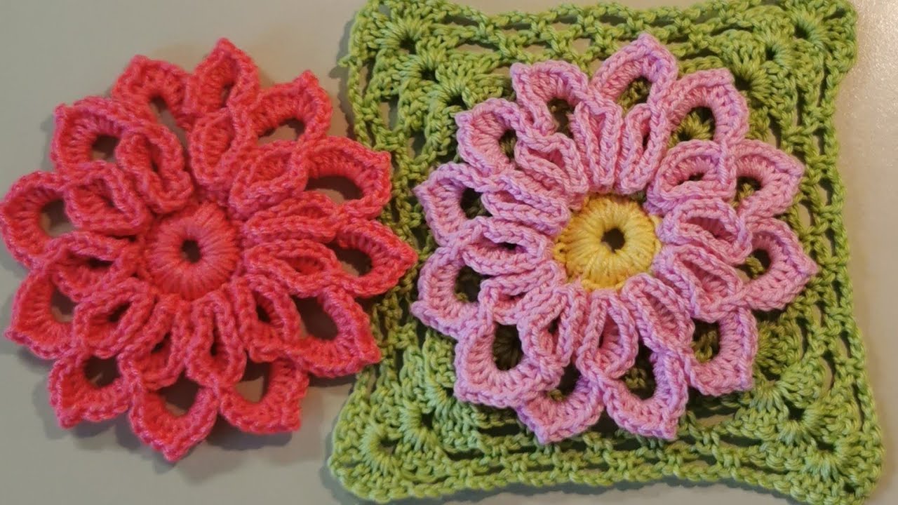 Preziosa piastrella granny con fiore a rilievo. Tutorial passo passo