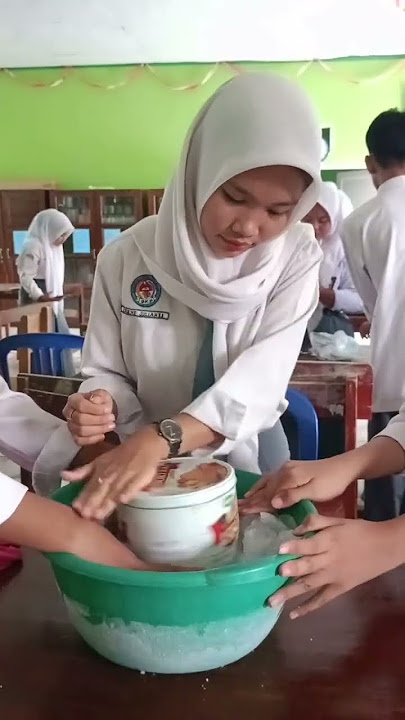 siswi cantik putar kaleng #shortvideo #sekolah