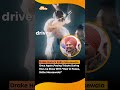 ਡਰੇਕ ਨੇ ਆਪਣੇ ਲਾਈਵ ਸ਼ੋਅ ਦੌਰਾਨ ਸ਼ਰਧਾਂਜਲੀ ਭੇਟ ਕਰਦੇ ਹੋਏ ਇੱਕ ਵਾਰ ਫਿਰ ਸਿੱਧੂ ਮੂਸੇਵਾਲਾ ਦਾ ਸਨਮਾਨ ਕੀਤਾ।
