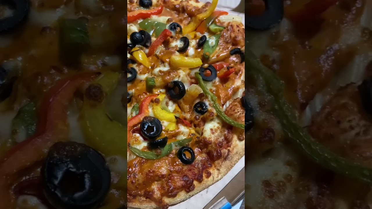 Domino’s pizza 🍕 cheese burst😍😋 Veg creamy pizza 🤗 moroccan spice