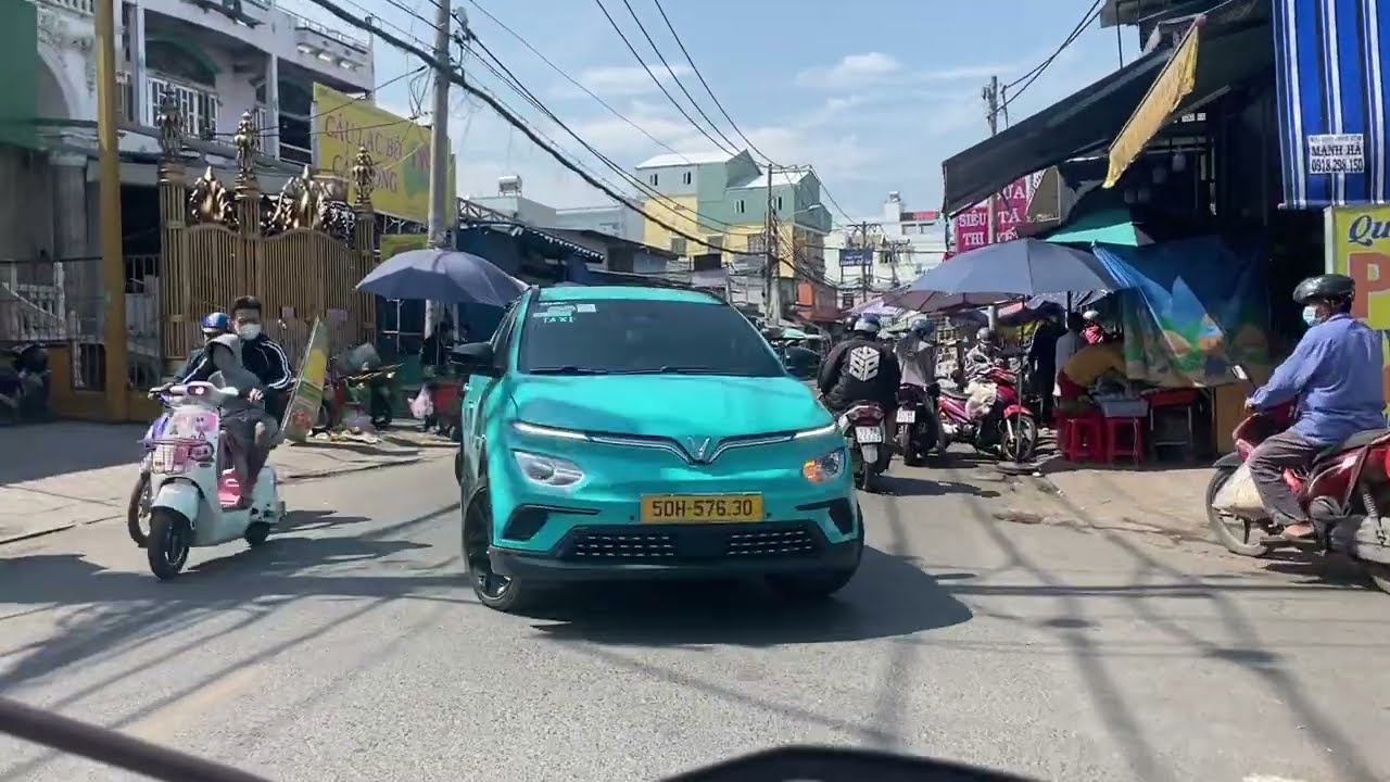 Vietnamese streets and street culture are incredibly diverse; you'll find this diversity when you