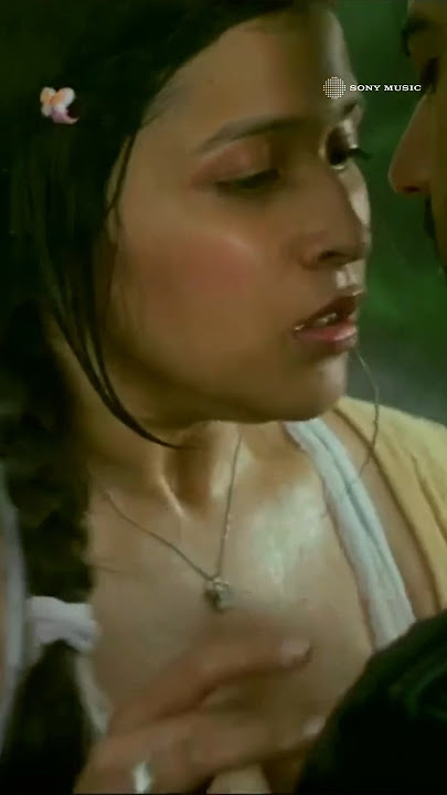 Call us addicted but we can’t stop listening to this one! 🥺💕 #mannarachopra #Saansonko #Zid