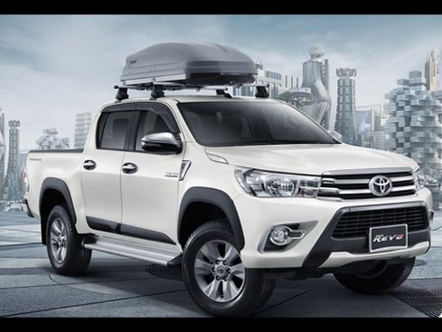 Toyota Hilux Revo by Rad: ¿Quién necesita un camino?