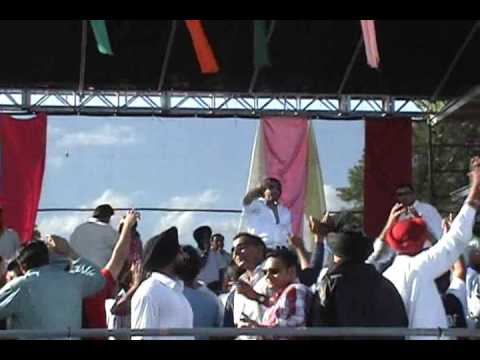 MIKA SINGH GABRU BOLIYAN  Brampton Mela 2007