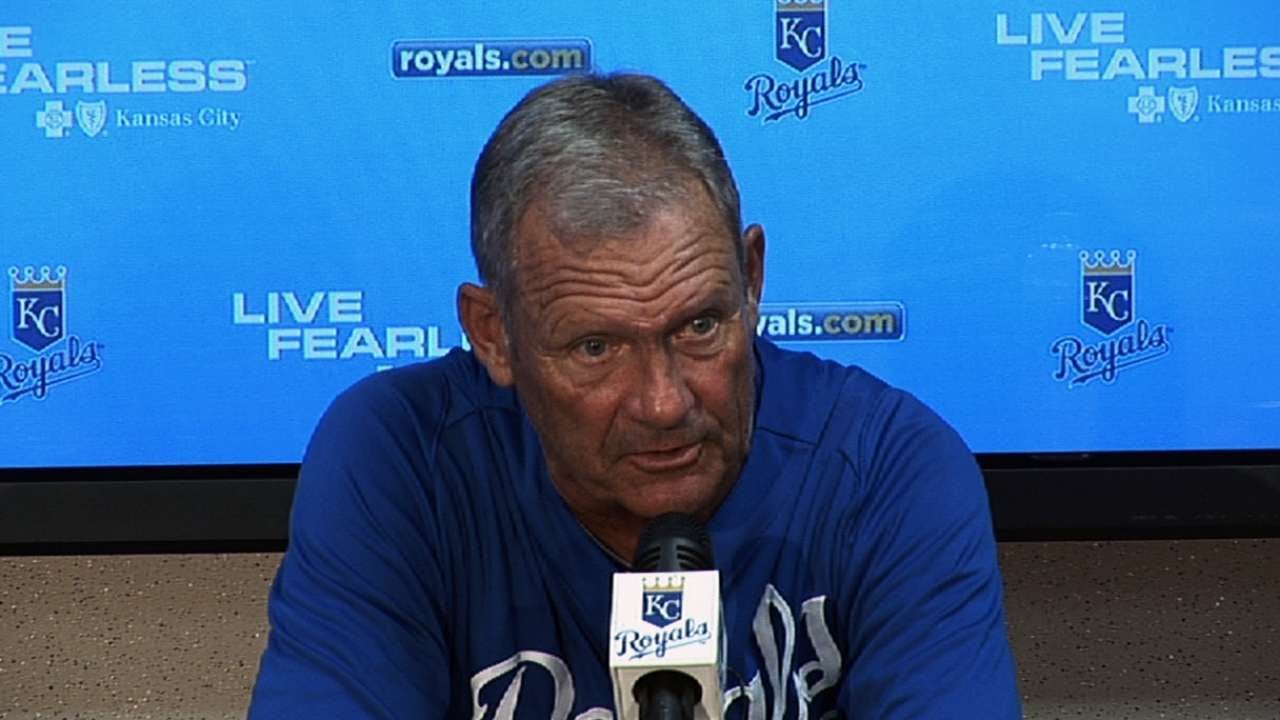 George Brett, current Royals players show off the powder blues