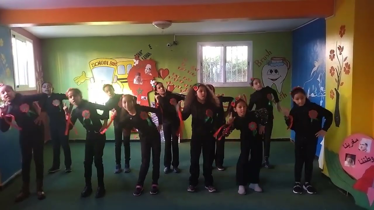 لاتسأل لمن الصحراء هي لنا لا للأعداء من تقديم تلميذات المستوى الخامس ابتدائي 🇲🇦