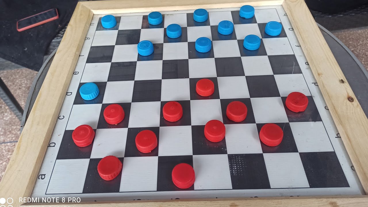 ⚔️ صراع عقول حقيقي…ما كاين لا حظ لا صدفة، غير الذكاء والصبر! في لعبة الداما المغربية والجزائرية 🇩🇿🇲🇦