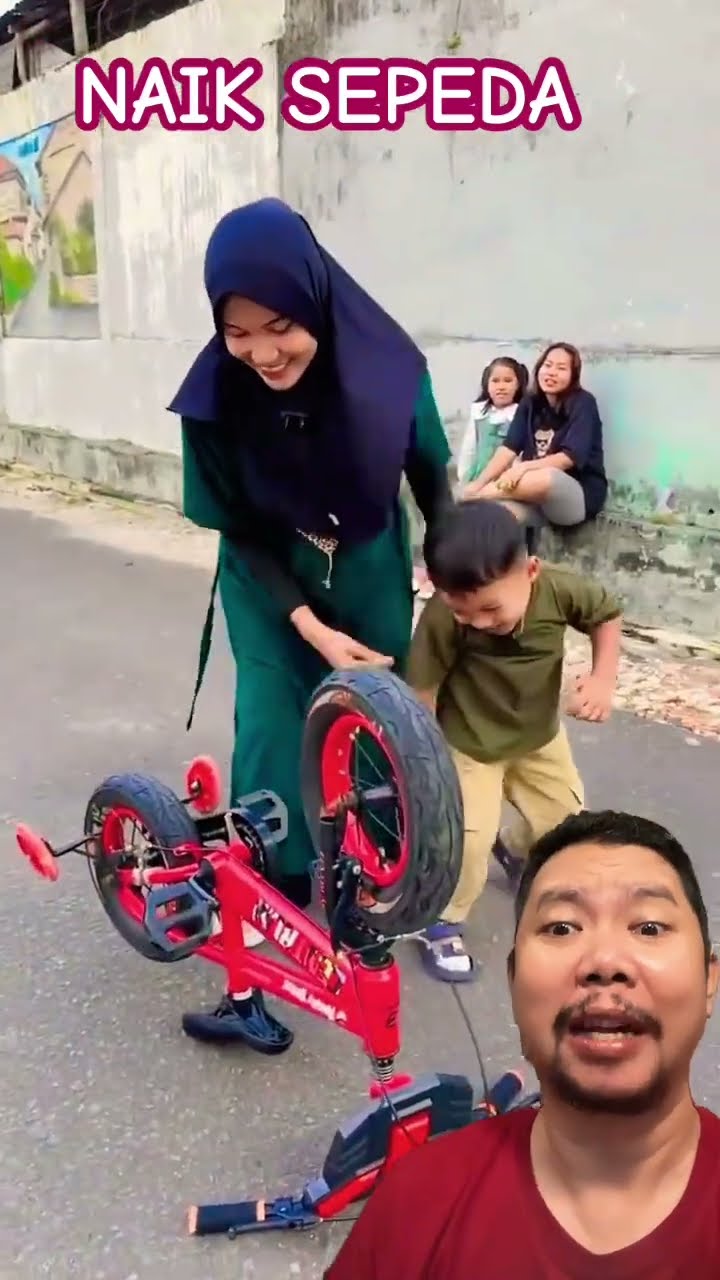 NAIK SEPEDANYA KEBALIK!!!?? #funny #shorts