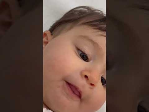 سكر محلى محطوط على كريمة