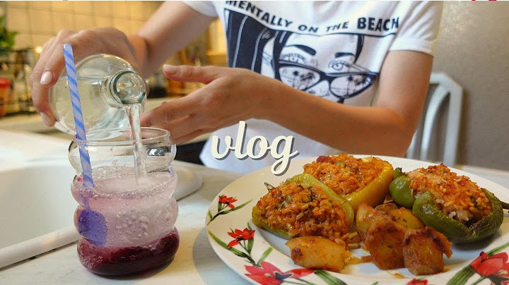 Simple days in Greece☀️ | making stuffed peppers & an easy Cretan Salad (Dakos) 🌿