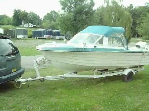 1964 Sears Antique Fiberglass boat made by Travell, 75HP 