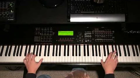 What Child Is This / O Holy Night Medley - Piano -...