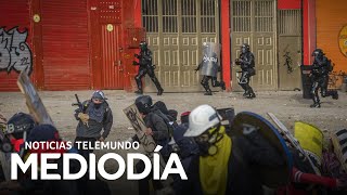 Una nueva jornada de protestas en Colombia deja al menos 100 personas heridas | Noticias Telemundo