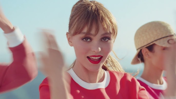 L'Eau N°5, the Film with Lily-Rose Depp – CHANEL Fragrance 