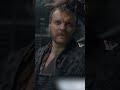 நம்ம Daenerys எப்படியோ Euron Greyjoy கப்பல் ல இருந்து வந்த அம்புல இருந்து தப்பிச்சிட்டா !