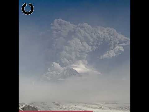 На Камчатке проснулся вулкан Ключевского