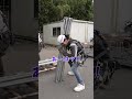 【新入社員vsベテラン】1800mm手すり 何本持てるか対決!!